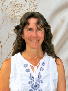 Elizabeth bio