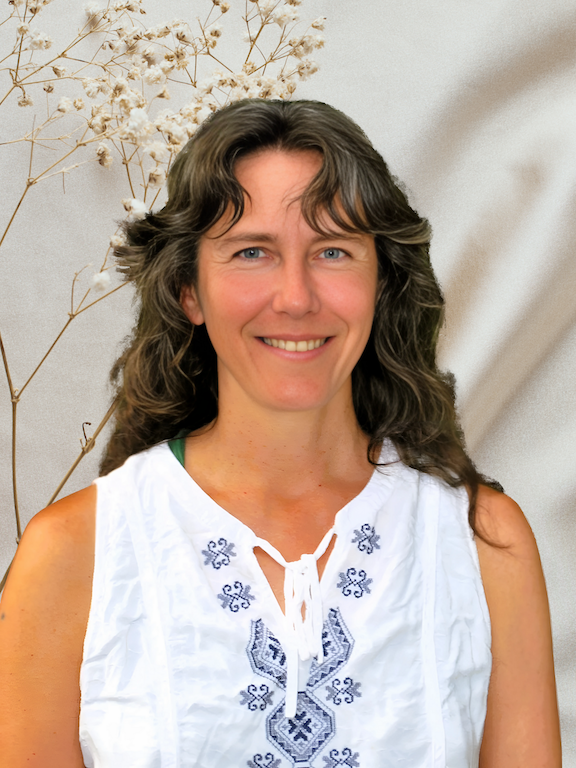 Elizabeth bio